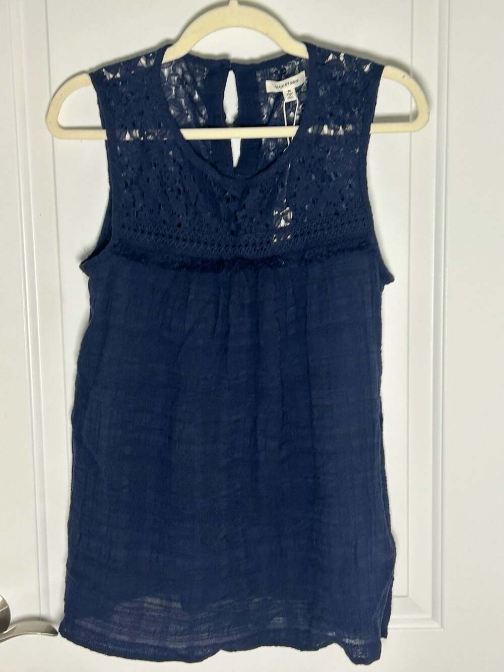 Max Studio Sleeveless Lace Top Size M Navy Blue